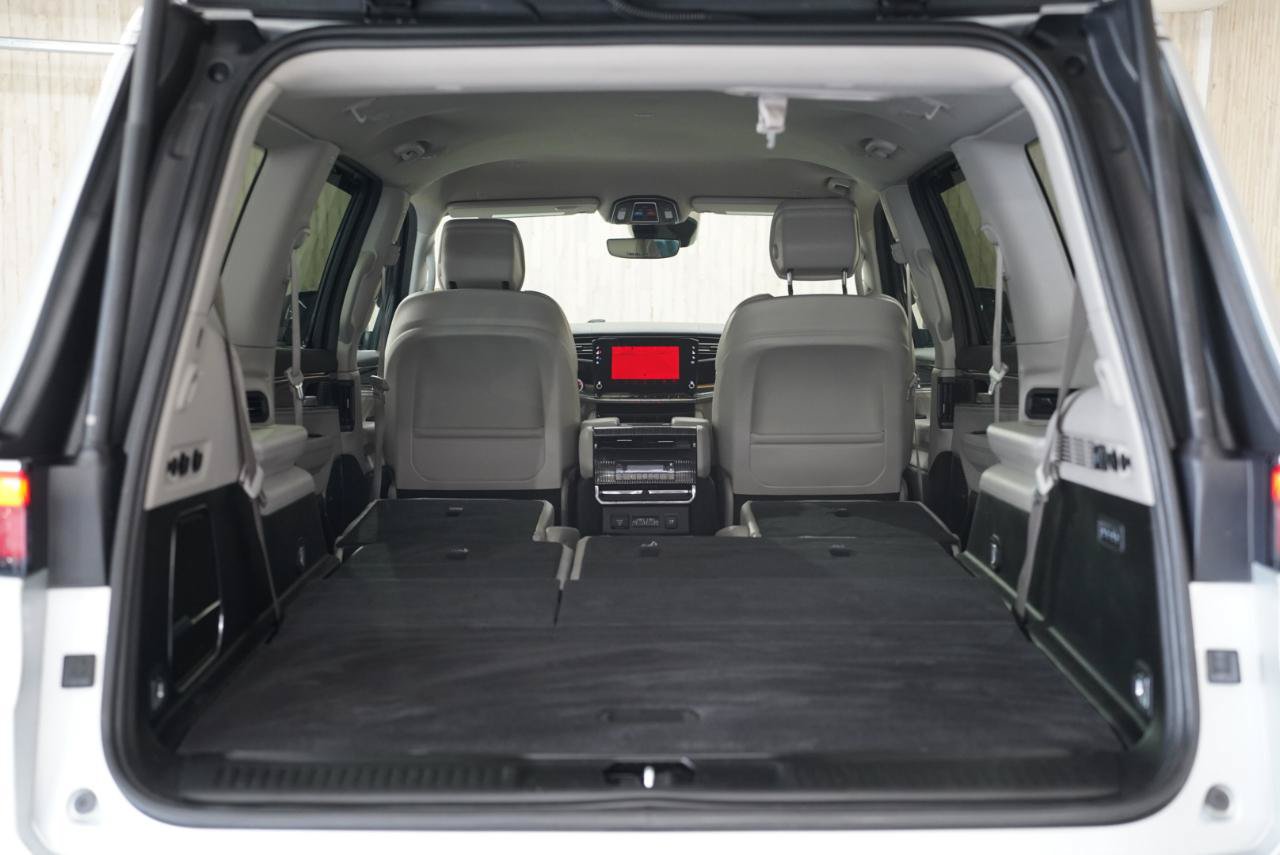 Used 2022 Jeep Wagoneer Series III w/ Convenience Group I AWD/4WD image 42