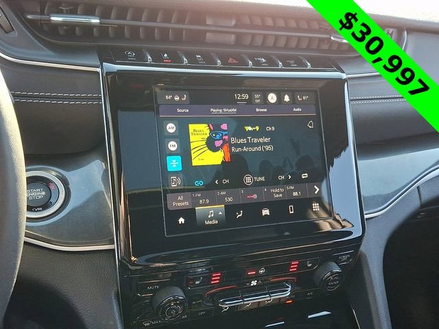 Used 2023 Jeep Grand Cherokee Altitude image 17