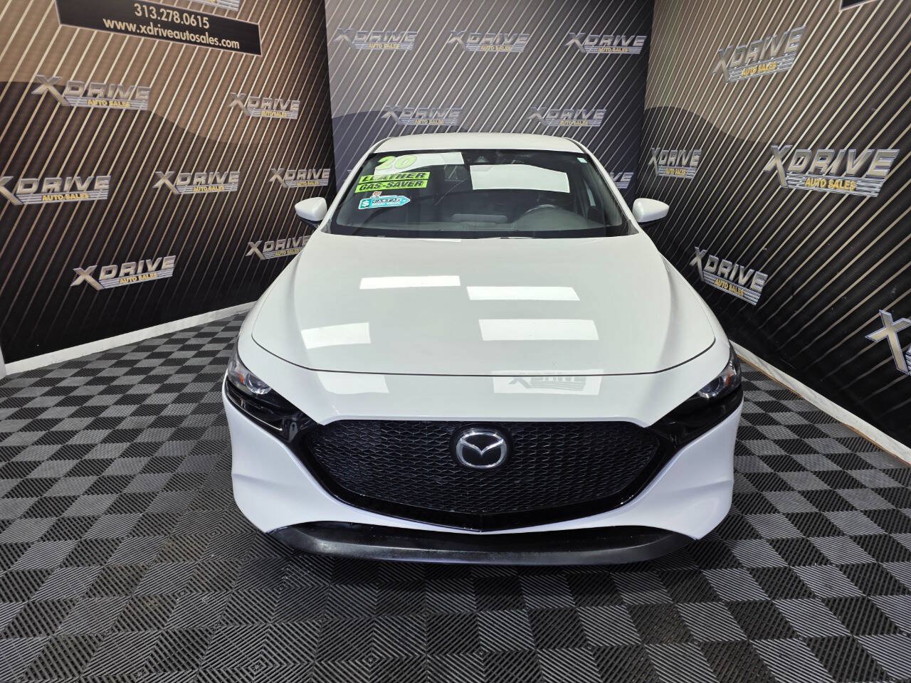 Used 2020 MAZDA MAZDA3 Hatchback FWD image 4