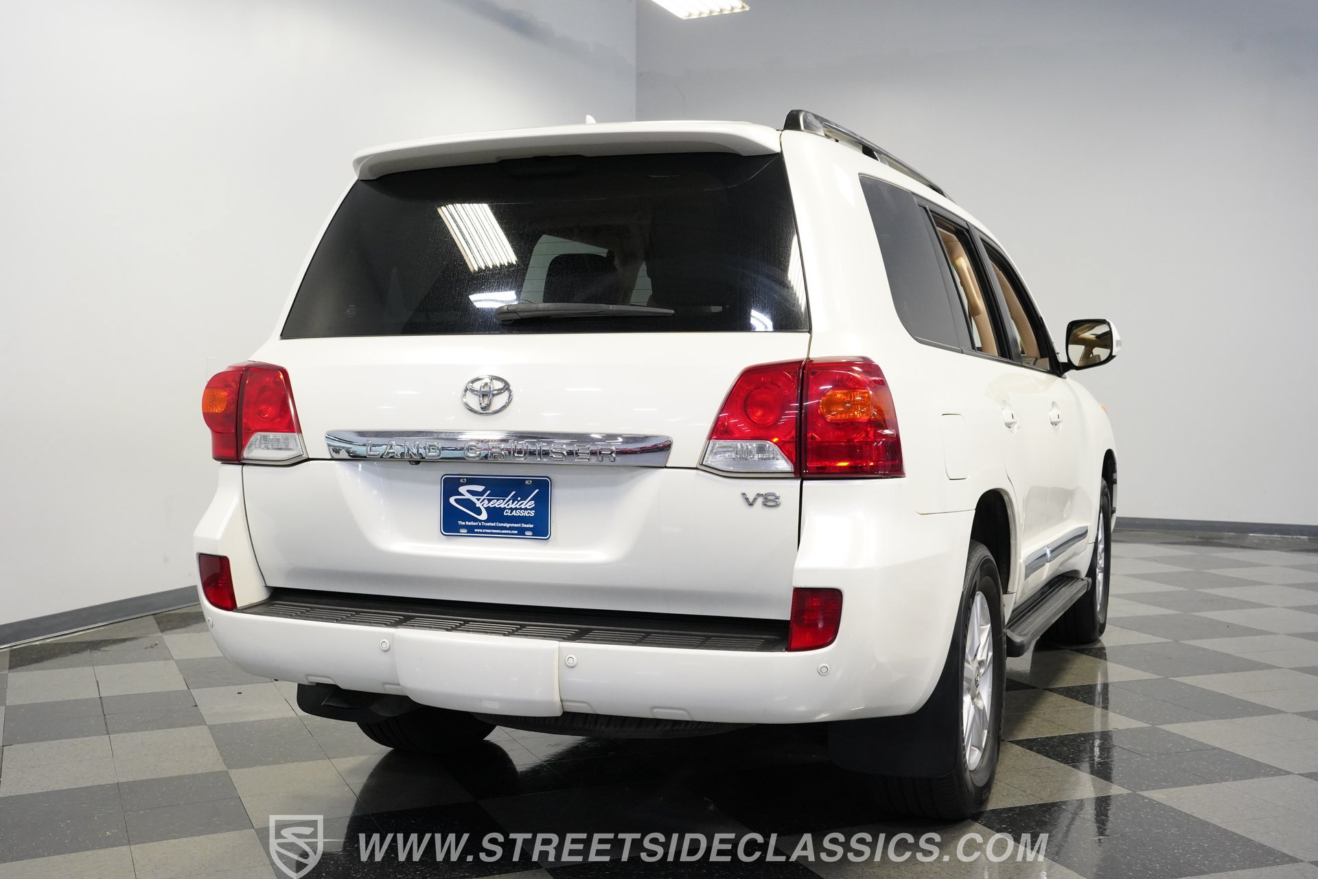 Used 2013 Toyota Land Cruiser AWD/4WD image 12