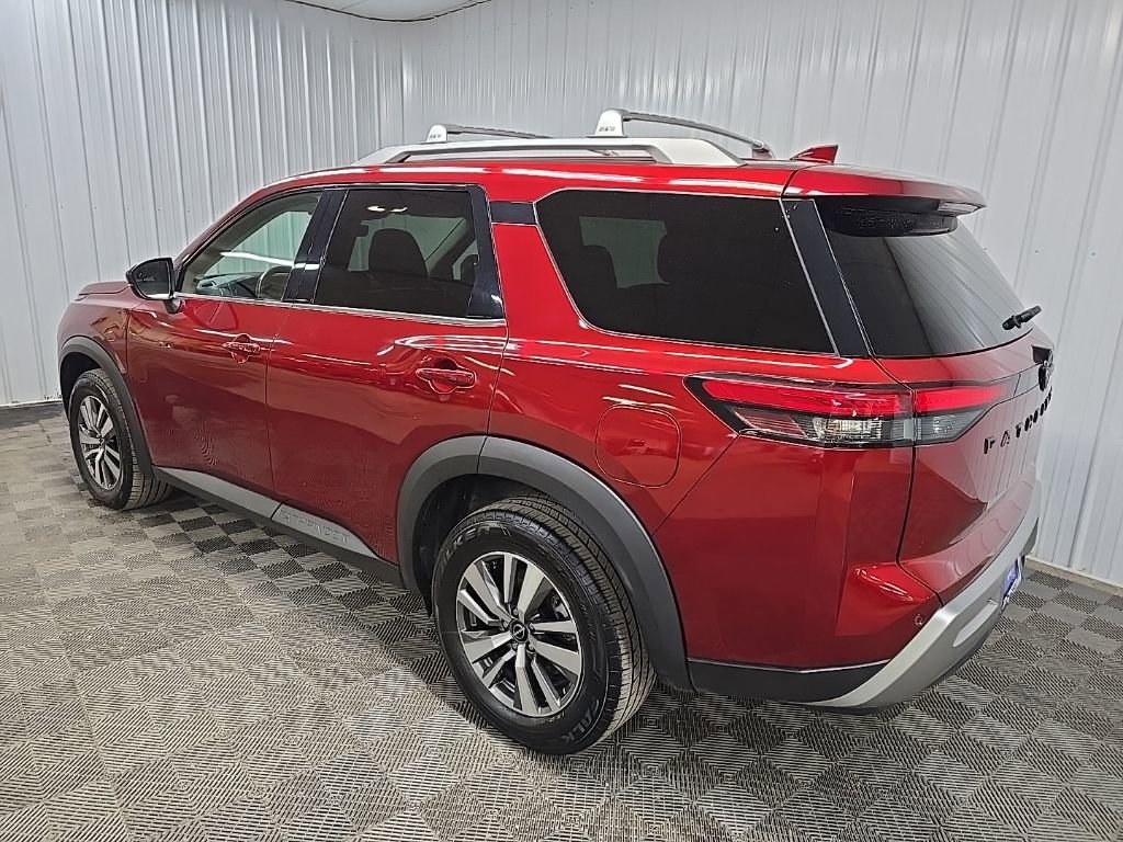 Used 2023 Nissan Pathfinder SL w/ Lighting Package (N92) image 9