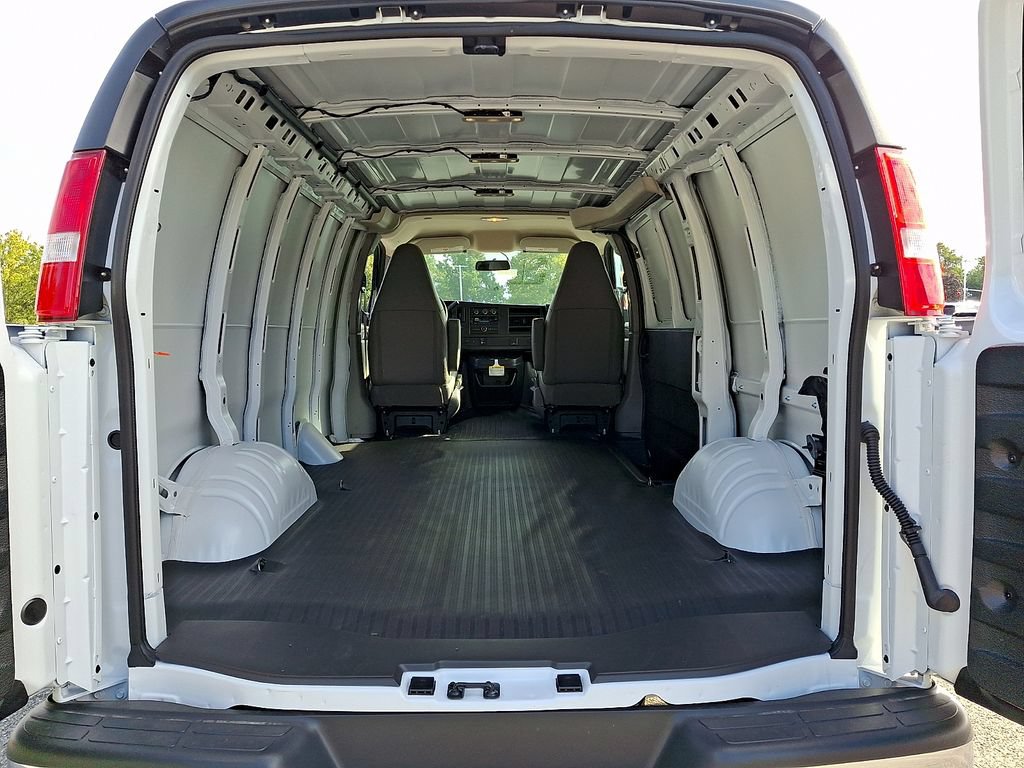New 2026 Chevrolet Express 2500 w/ Driver Convenience Package RWD image 7