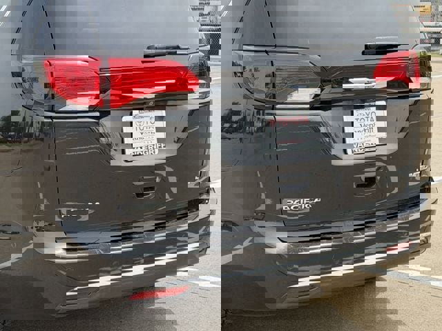 Used 2018 Chrysler Pacifica Limited w/ Tire & Wheel Group image 6