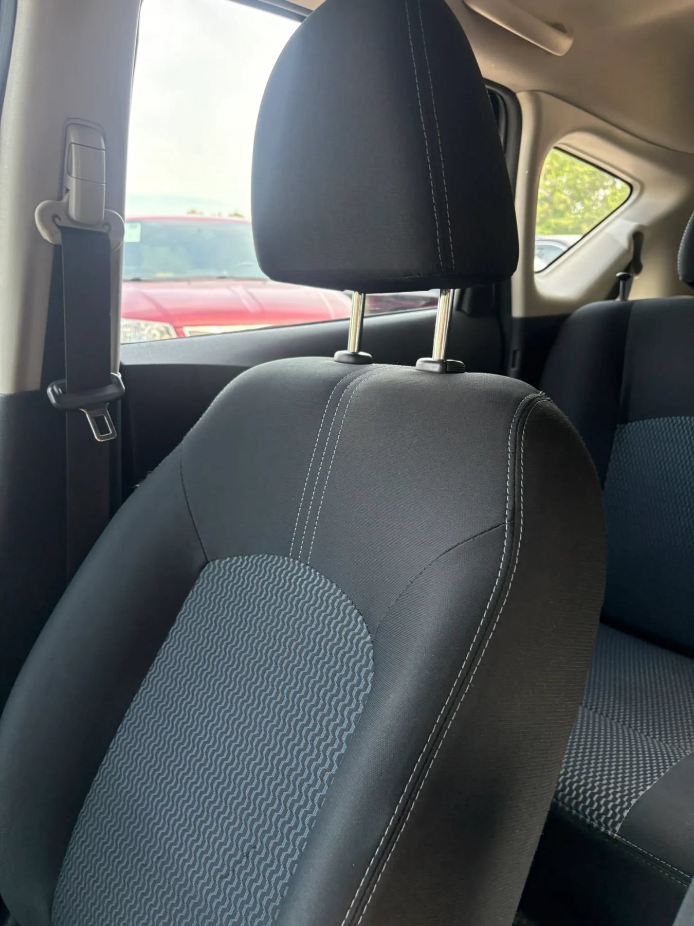 Used 2014 Nissan Versa Note SV FWD image 32