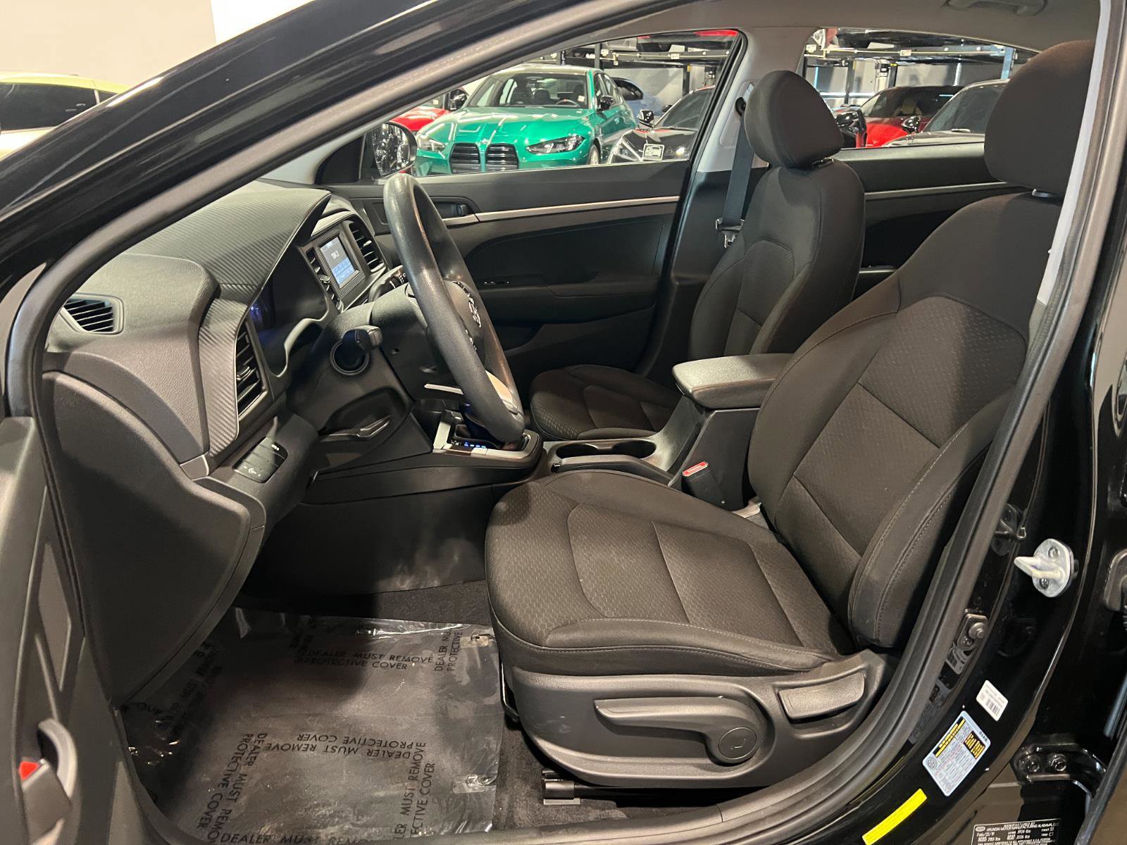 Used 2019 Hyundai Elantra SE w/ Cargo Package FWD image 9
