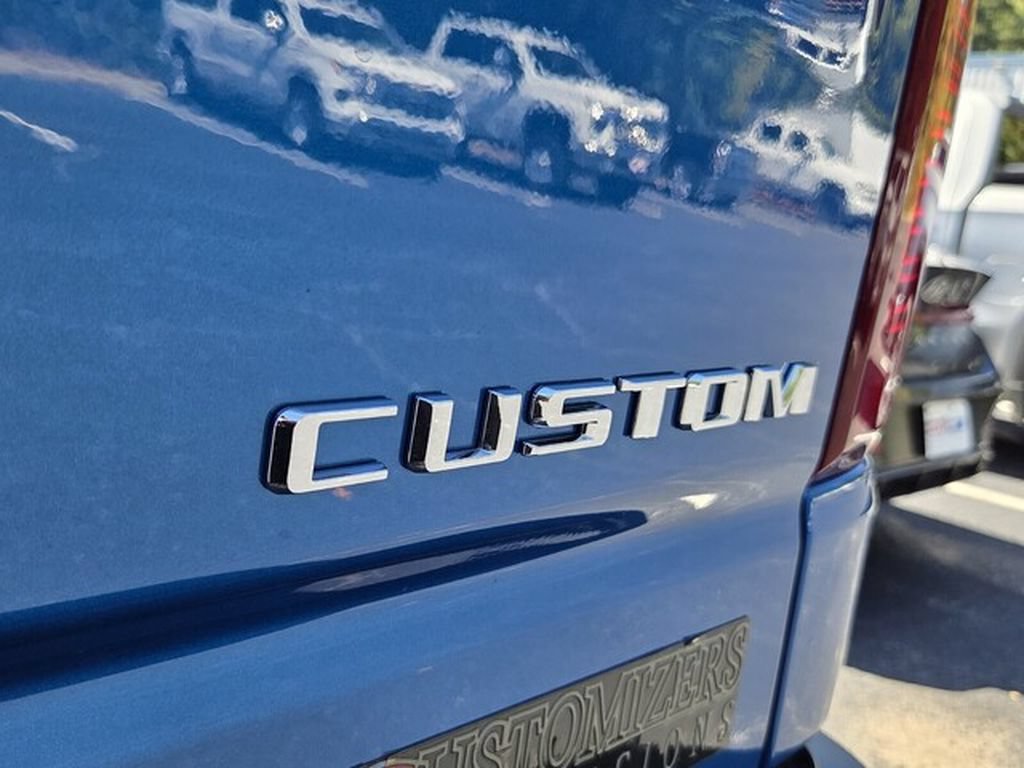 Used 2023 Chevrolet Silverado 1500 Custom AWD/4WD image 7