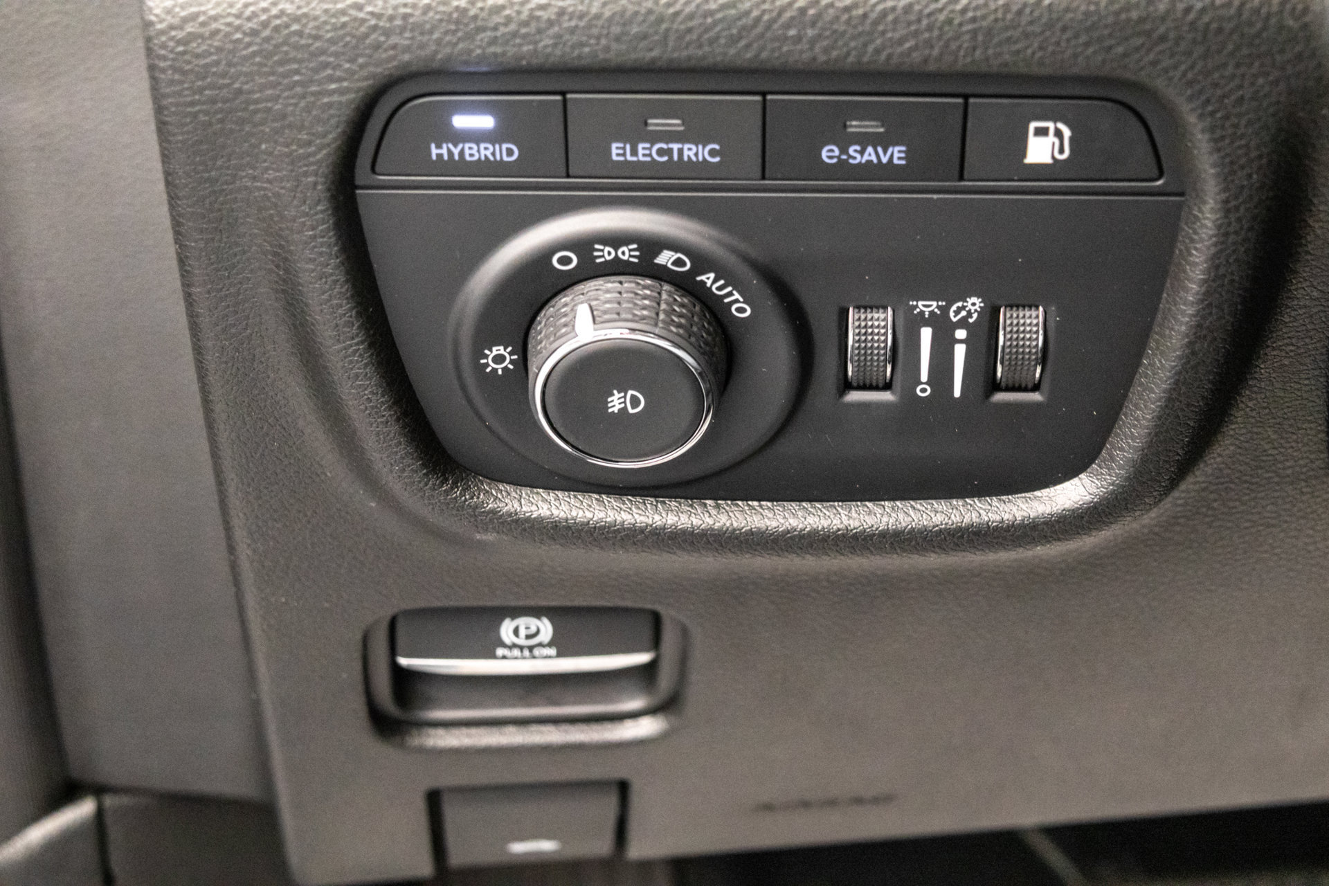 Used 2023 Jeep Grand Cherokee 4WD 4xe image 17