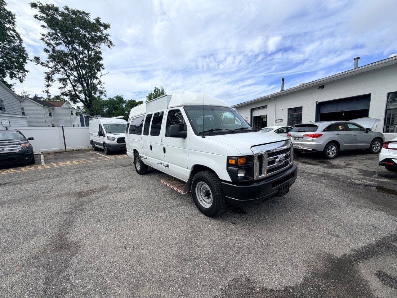 Used 2014 Ford E-250 and Econoline 250 Extended w/ Power Group RWD image 26