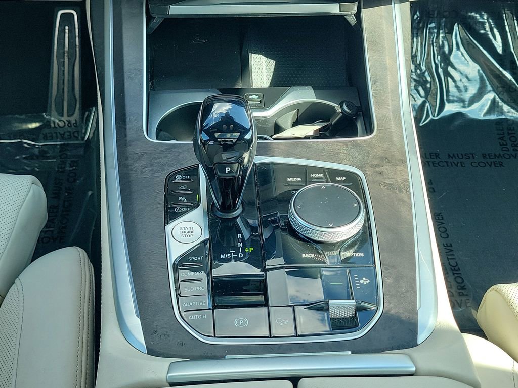 Used 2022 BMW X7 M50i w/ Dynamic Handling Package AWD/4WD image 20