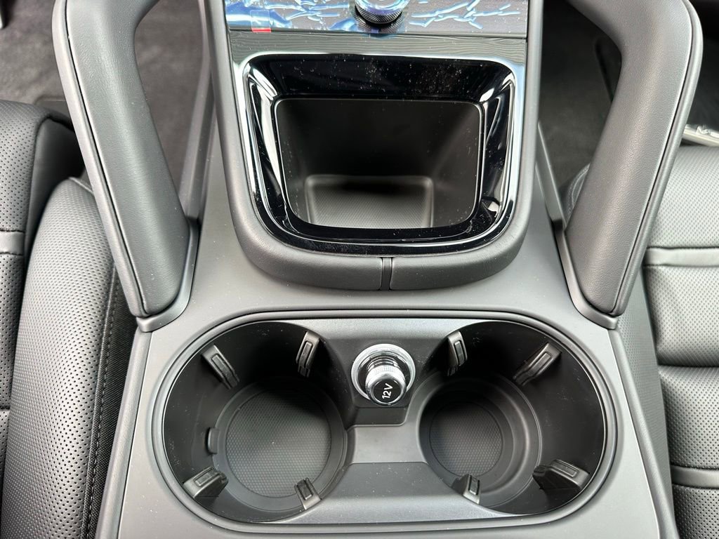 Used 2025 Porsche Cayenne GTS image 21