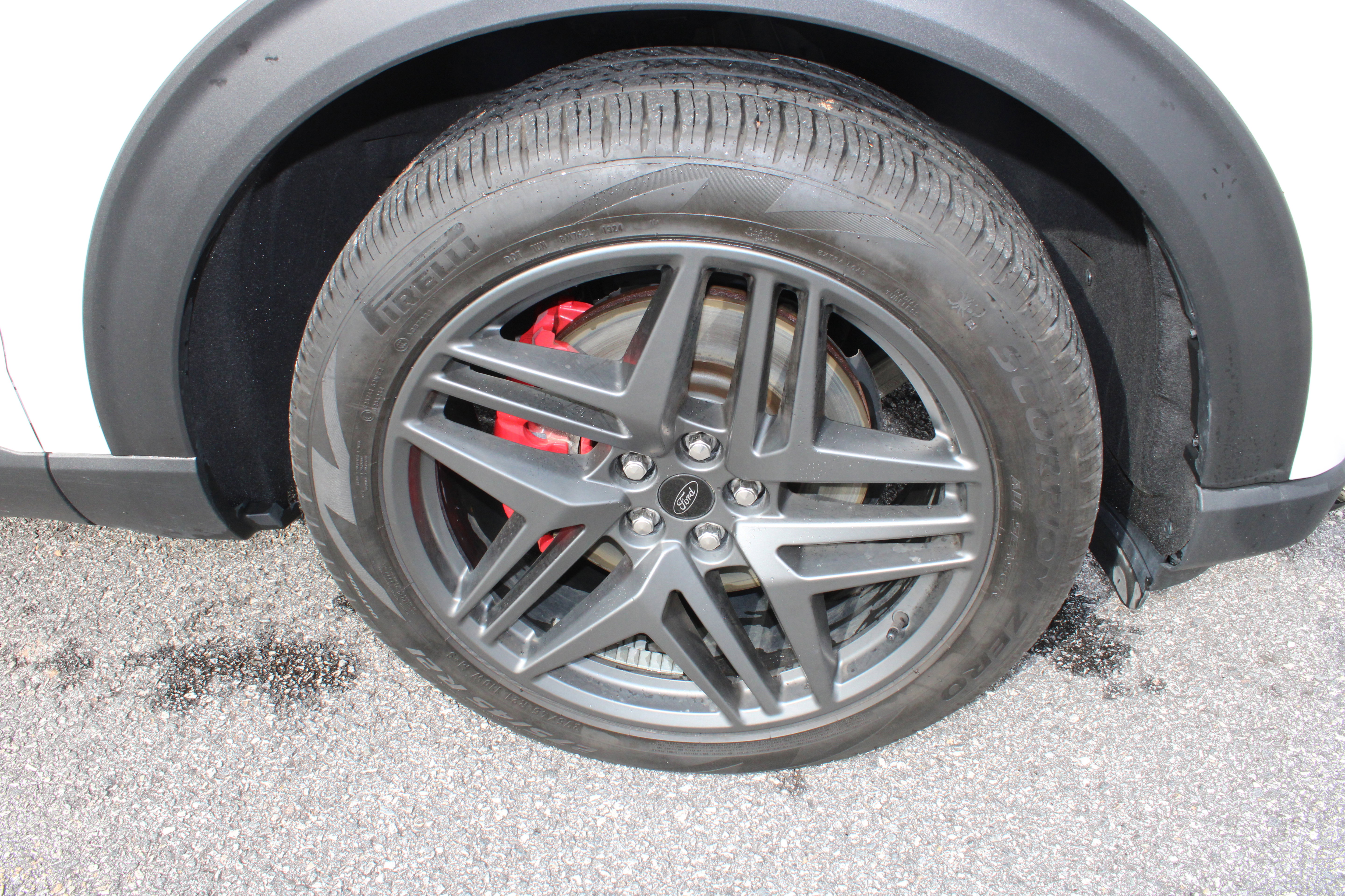 Used 2025 Ford Explorer ST image 9