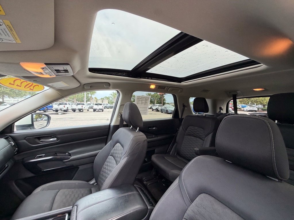 Used 2022 Nissan Pathfinder SV w/ SV Premium Package FWD image 25