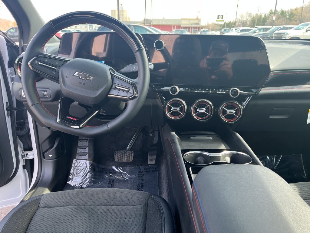 New 2025 Chevrolet Blazer EV RS w/ Super Cruise Package AWD/4WD image 13
