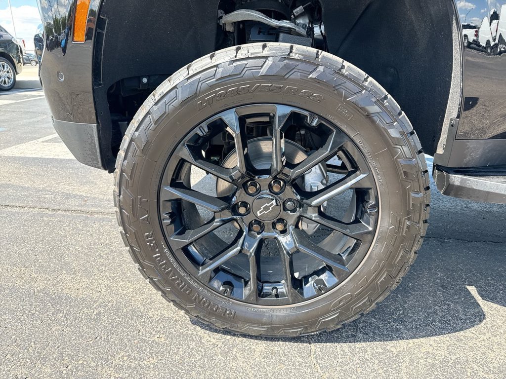 New 2026 Chevrolet Tahoe LS w/ LPO, Dark Essentials Package AWD/4WD image 10