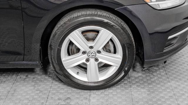 Used 2018 Volkswagen Golf SE FWD image 36
