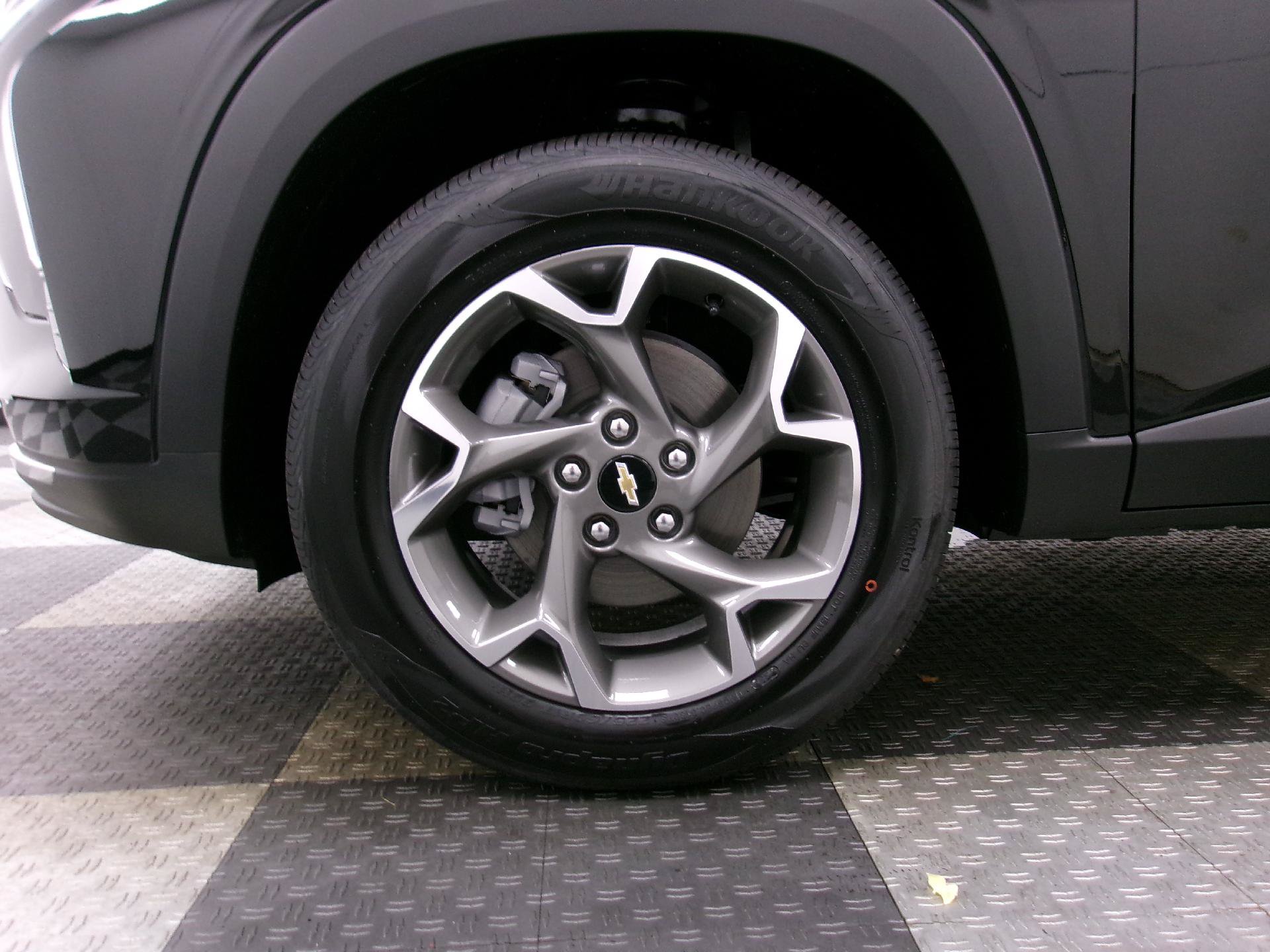 New 2026 Chevrolet Trax LT w/ Driver Confidence Package FWD image 16