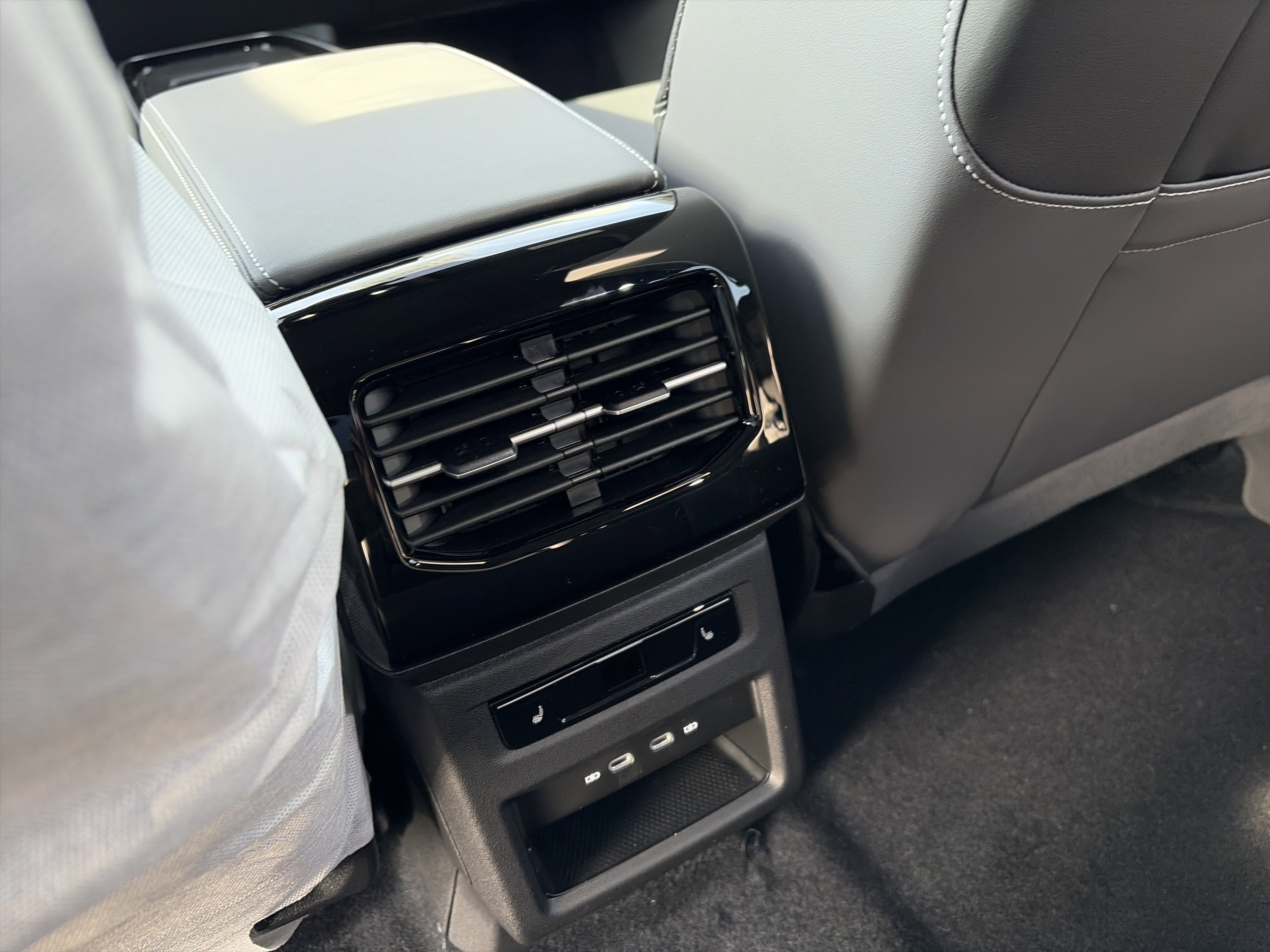 New 2025 Volkswagen ID.4 Pro S Plus AWD/4WD image 15