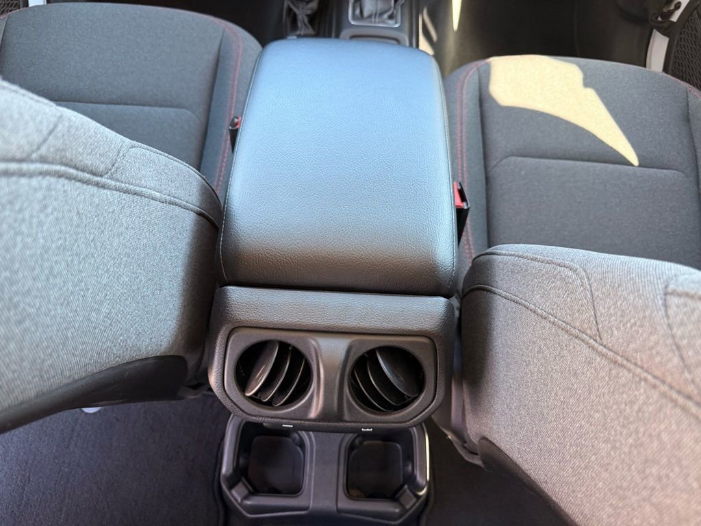 Used 2025 Jeep Wrangler Unlimited Rubicon image 36