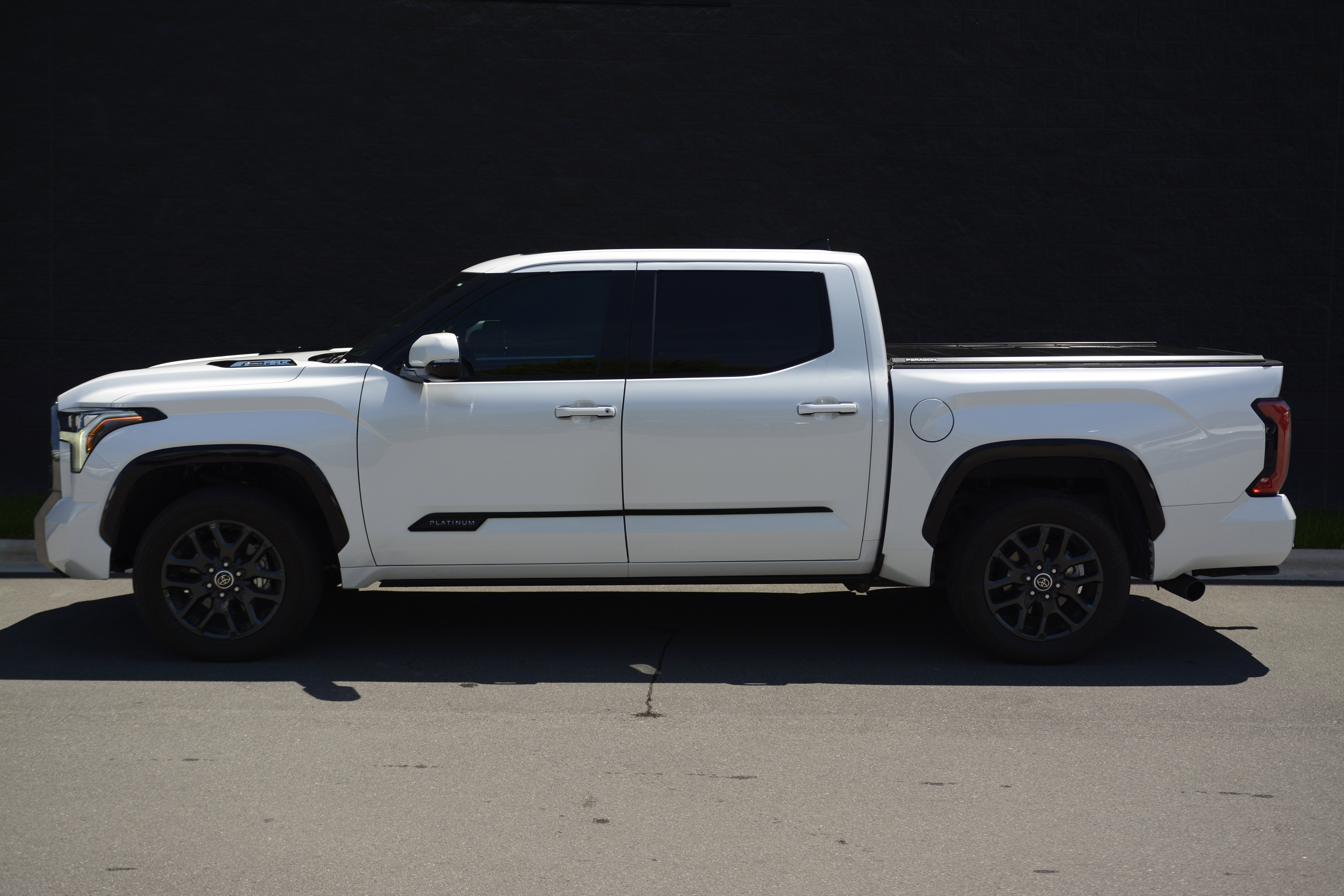 Used 2023 Toyota Tundra Platinum AWD/4WD image 2
