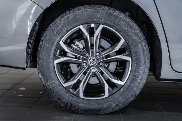 New 2026 Toyota Sienna Platinum image 19