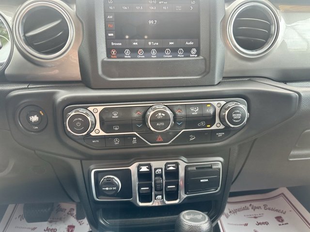 Used 2020 Jeep Wrangler Unlimited Sahara image 28