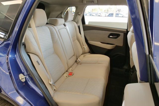 Used 2021 Nissan Rogue SV image 14