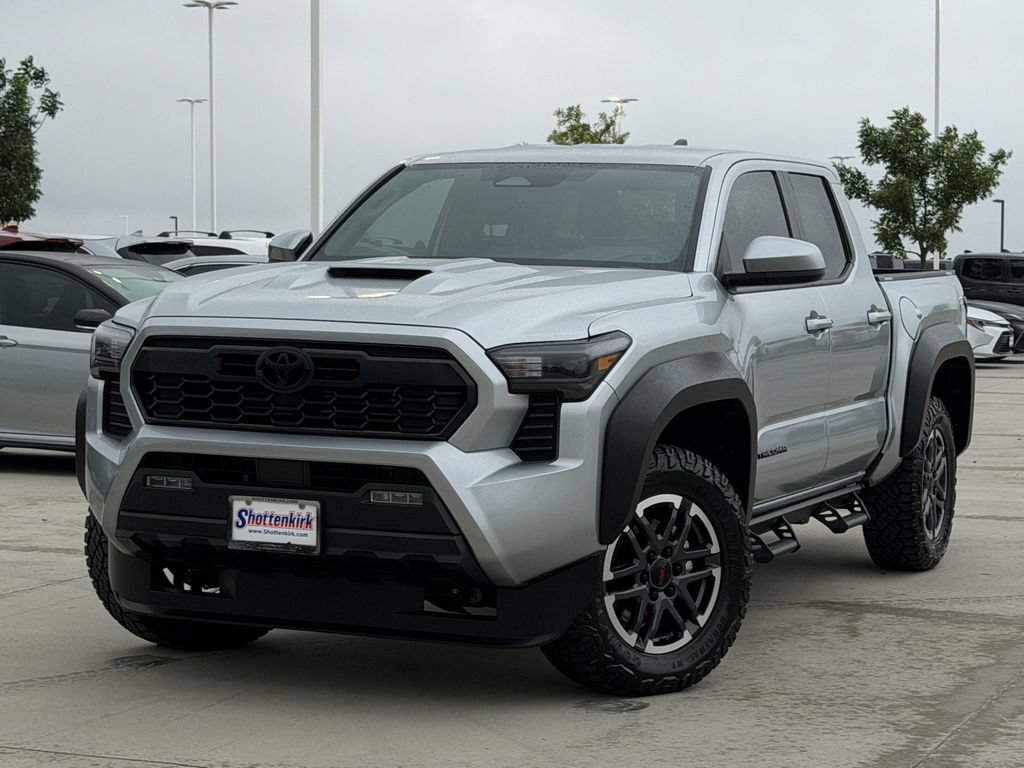 Used 2025 Toyota Tacoma TRD Sport AWD/4WD image 2