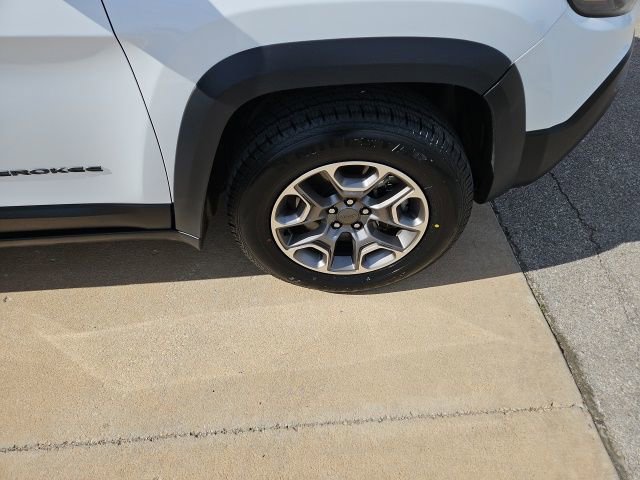 Used 2021 Jeep Cherokee Trailhawk w/ Comfort/Convenience Group image 9