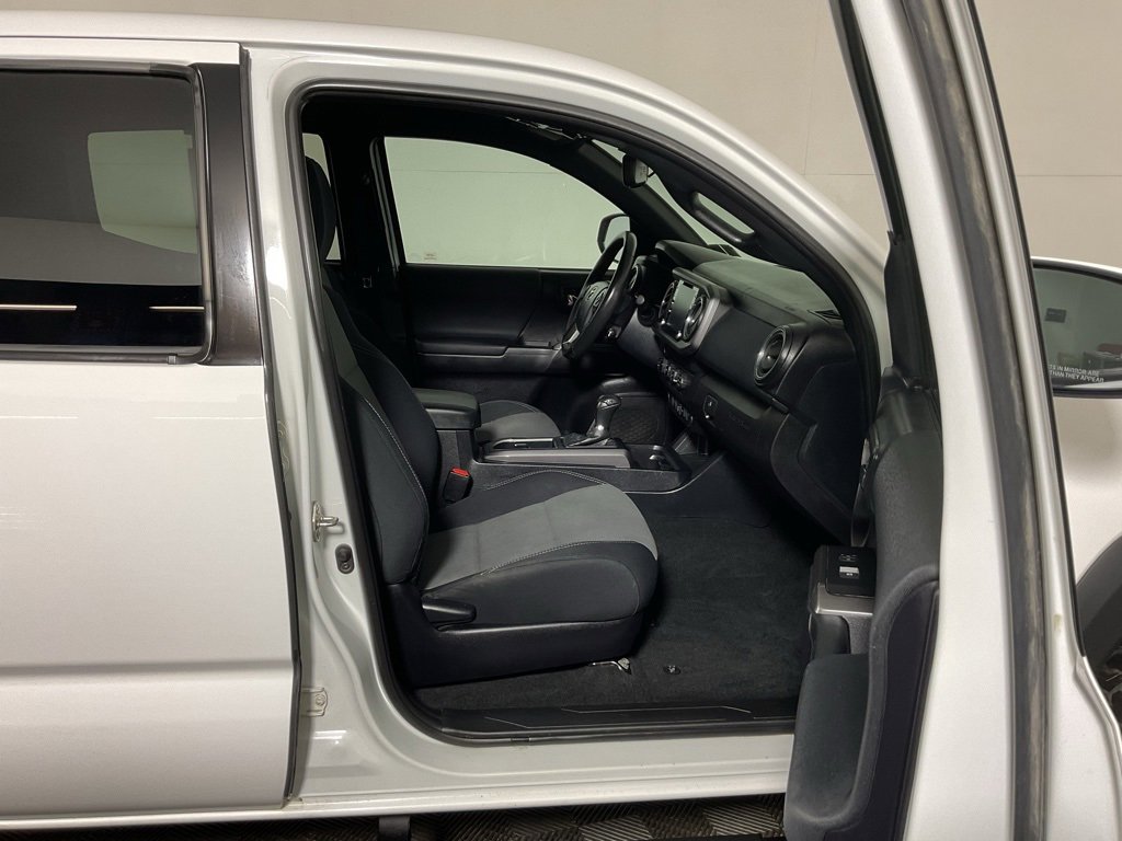 Used 2020 Toyota Tacoma TRD Off-Road image 33