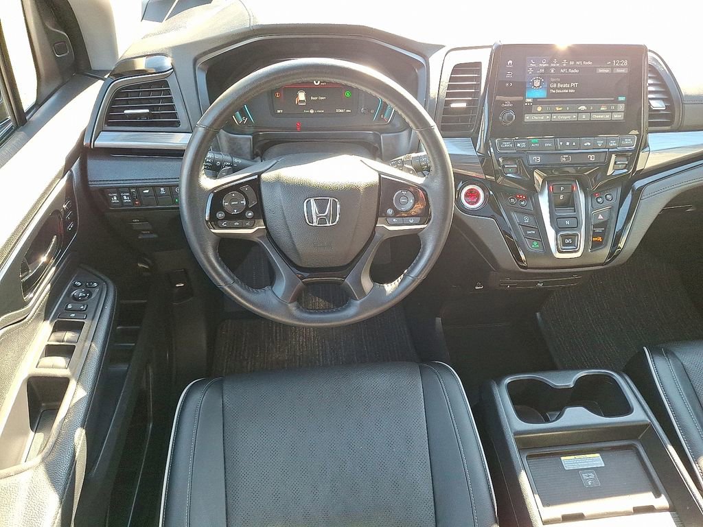 Used 2023 Honda Odyssey Elite image 2