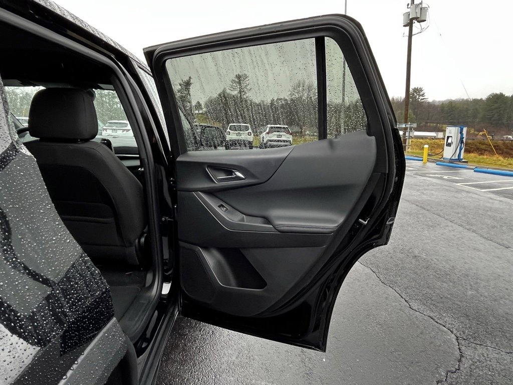 New 2026 Chevrolet Equinox LT image 17