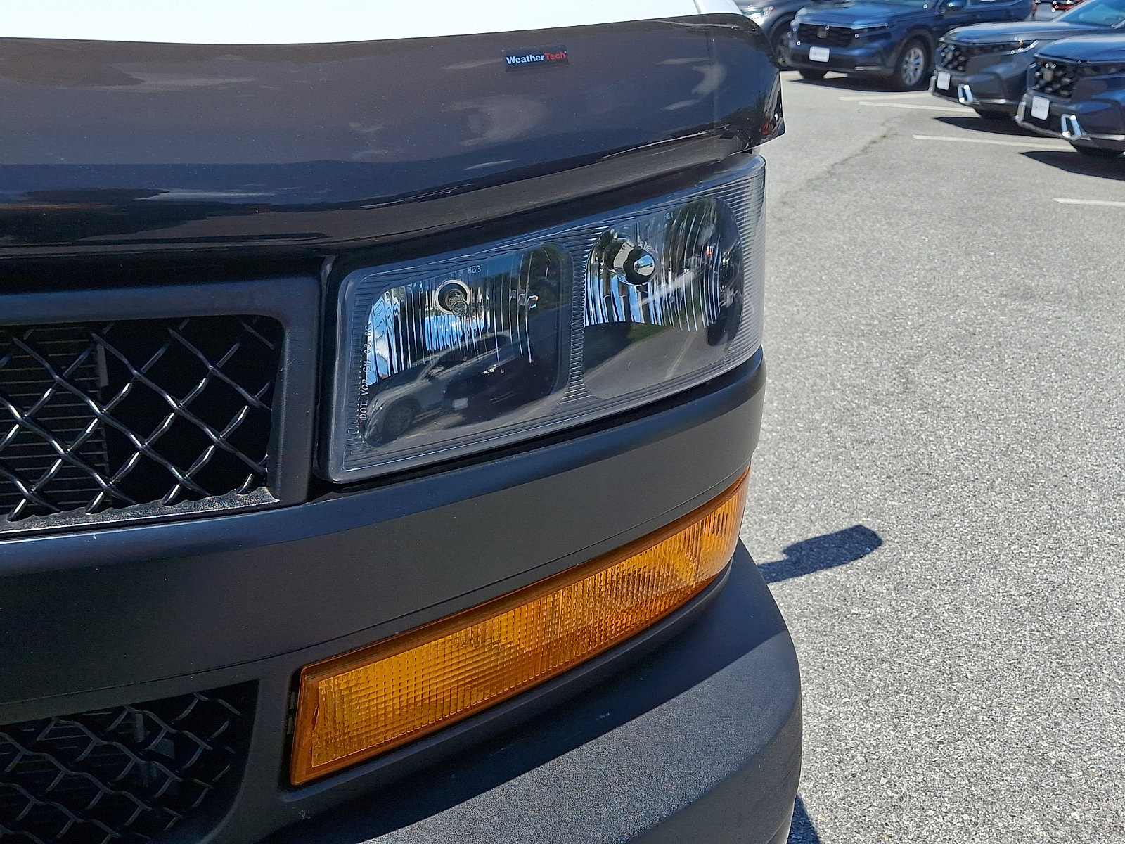 Used 2022 Chevrolet Express 3500 w/ Power Convenience Package RWD image 9