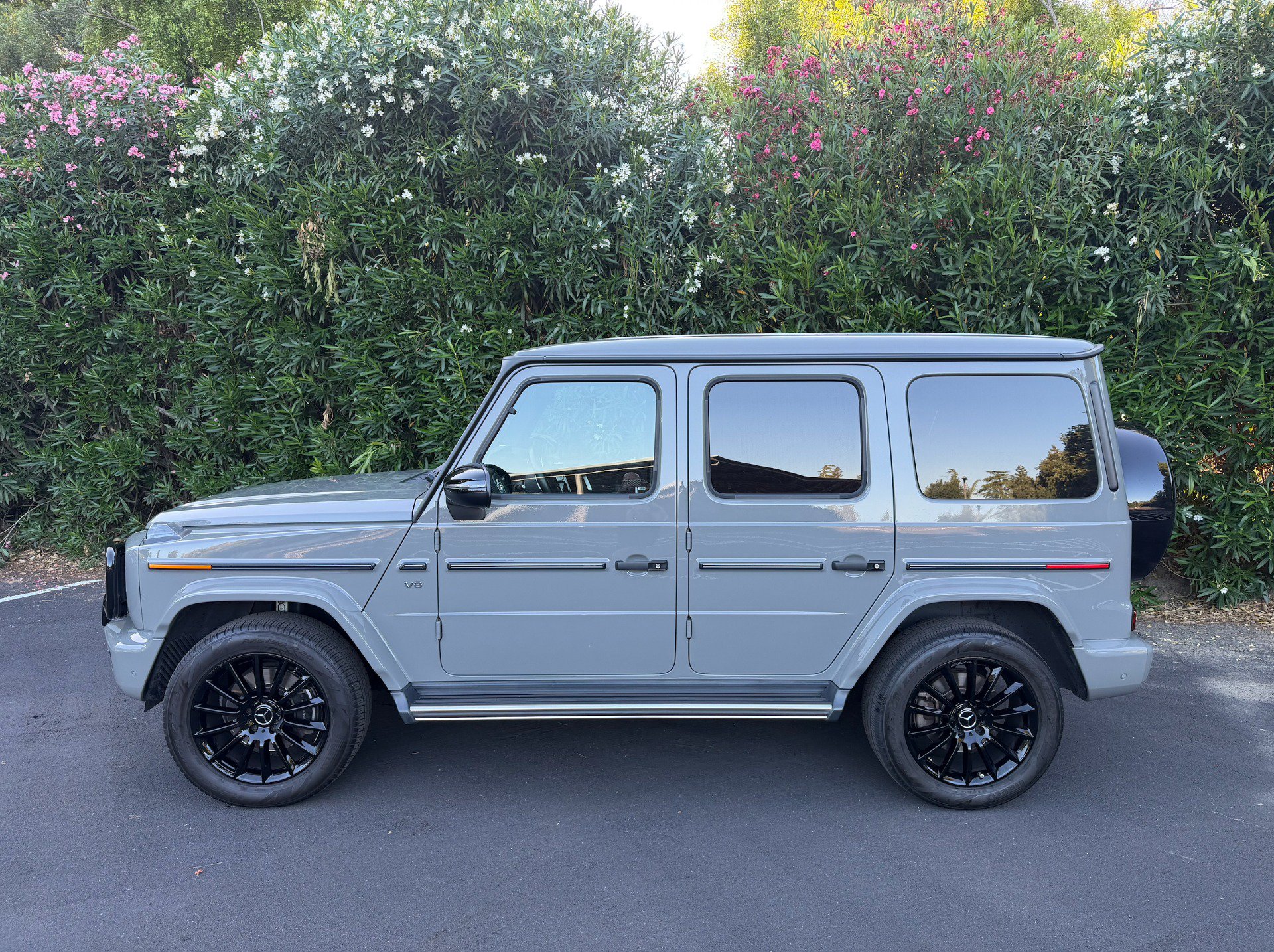 Used 2023 Mercedes-Benz G 550 image 3