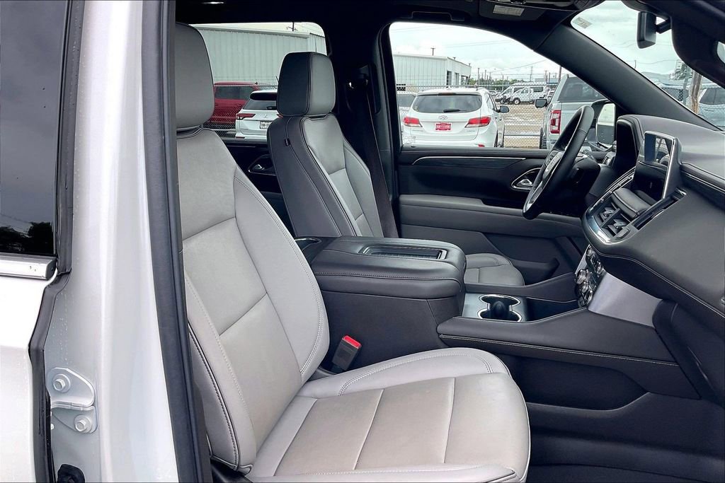 Used 2024 GMC Yukon XL SLT w/ SLT Luxury Package AWD/4WD image 30