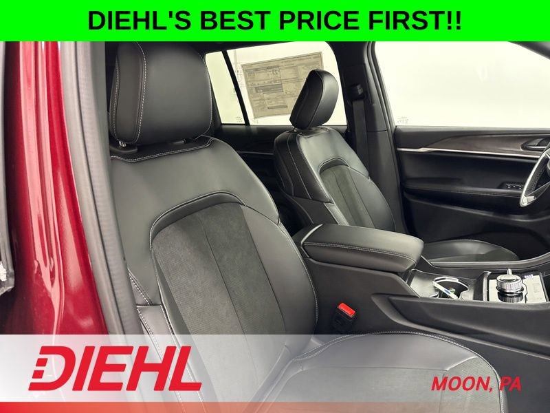 New 2026 Jeep Grand Cherokee Altitude image 14