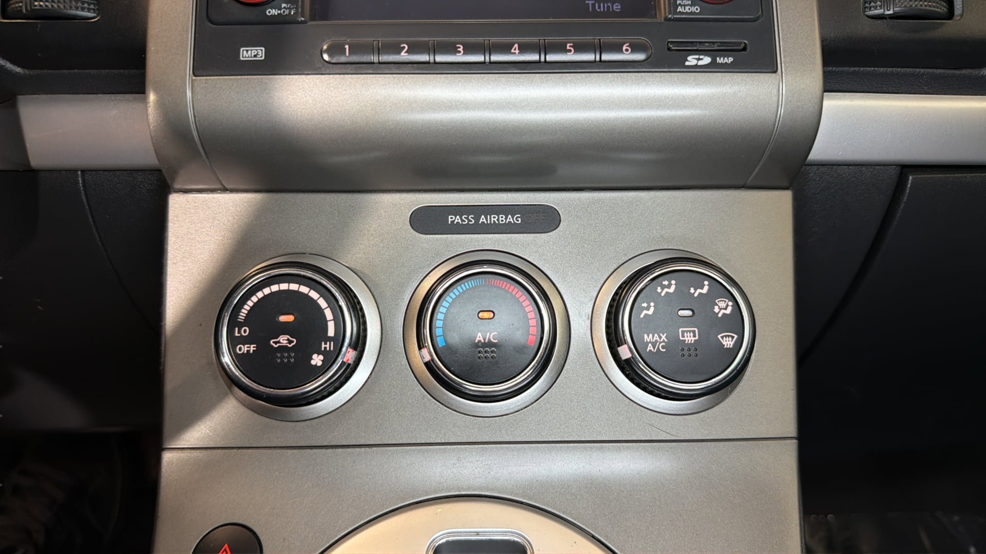 Used 2012 Nissan Sentra 2.0 SR w/ Special Edition Pkg FWD image 27