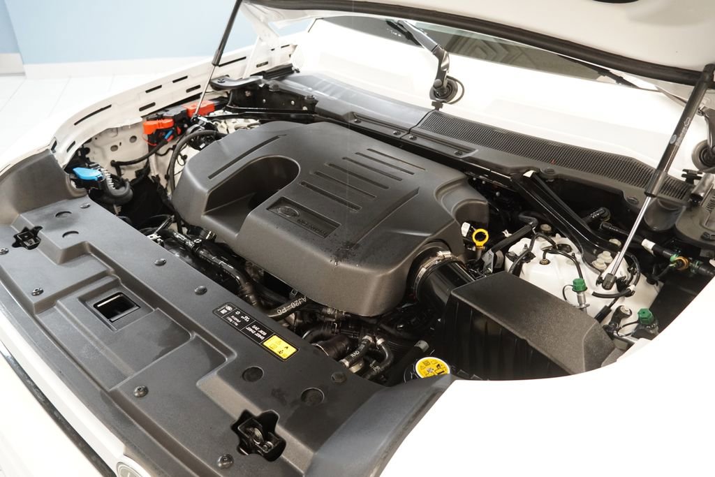 Used 2024 Land Rover Defender 130 S image 29