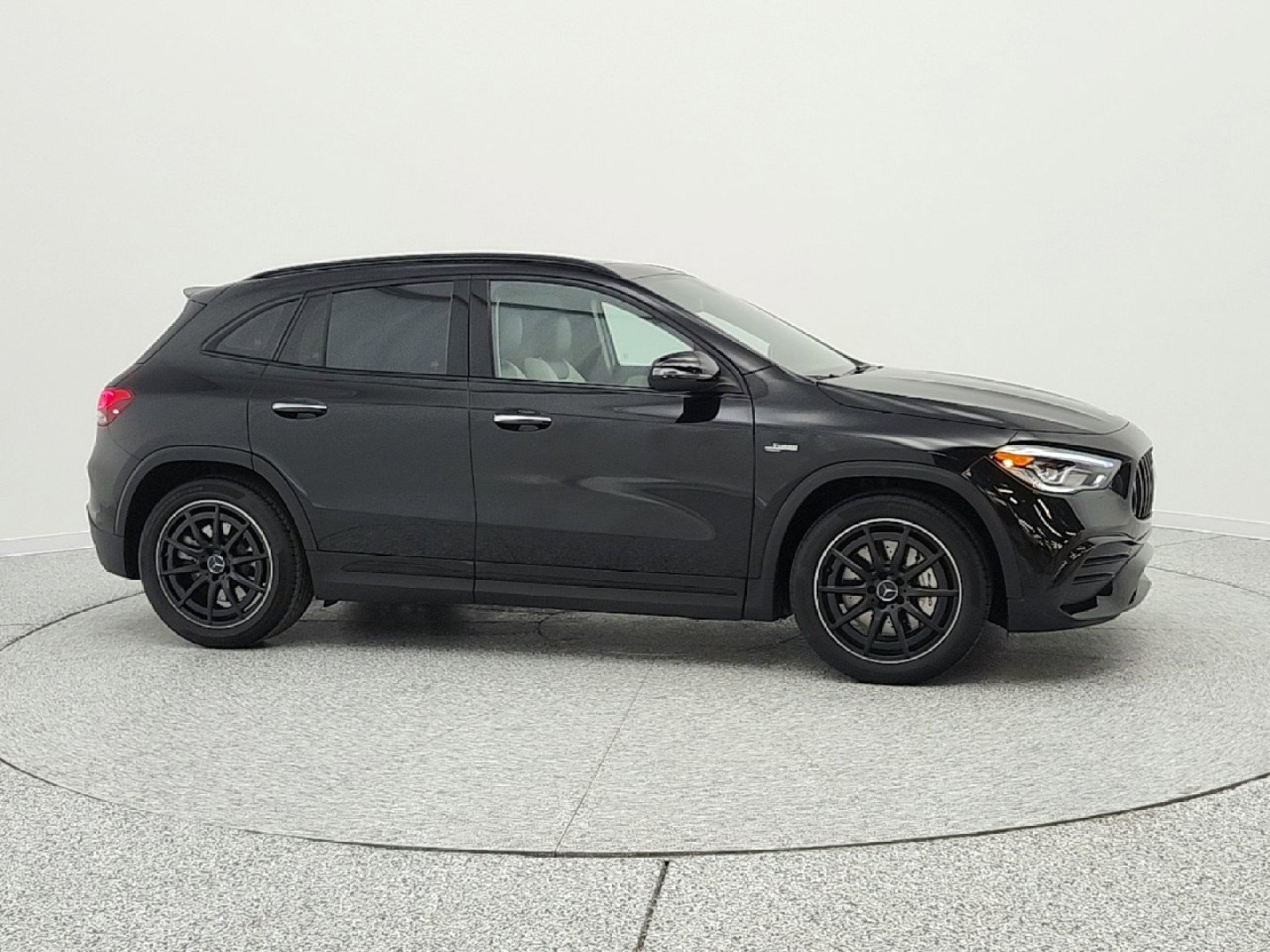Used 2022 Mercedes-Benz GLA 35 AMG 4MATIC image 4