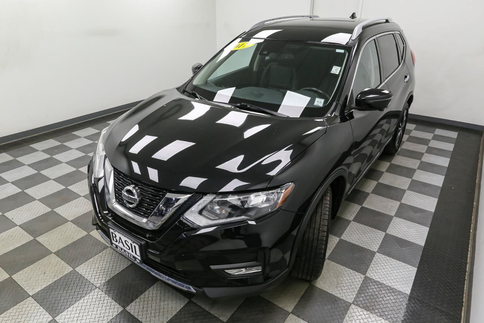 Used 2017 Nissan Rogue SL AWD/4WD image 6