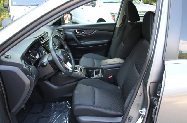 Used 2017 Nissan Rogue SV AWD/4WD image 18