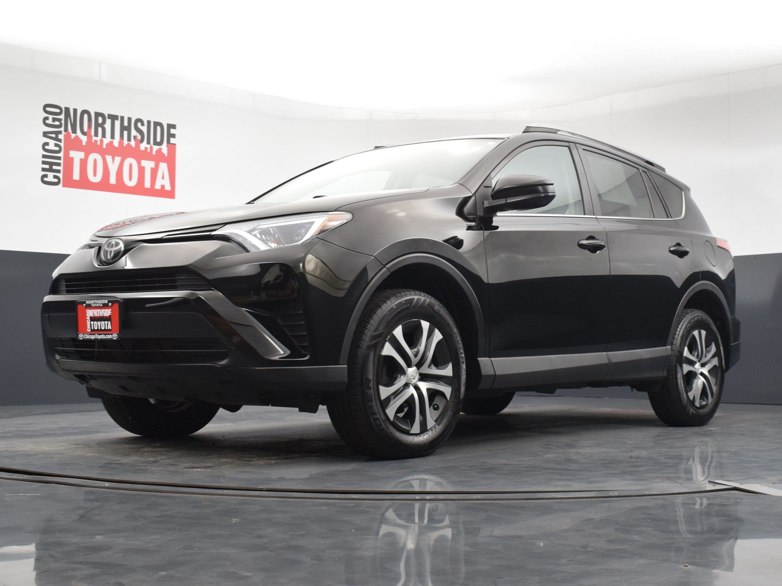 Used 2018 Toyota RAV4 LE w/ All Weather Liner Package FWD image 31