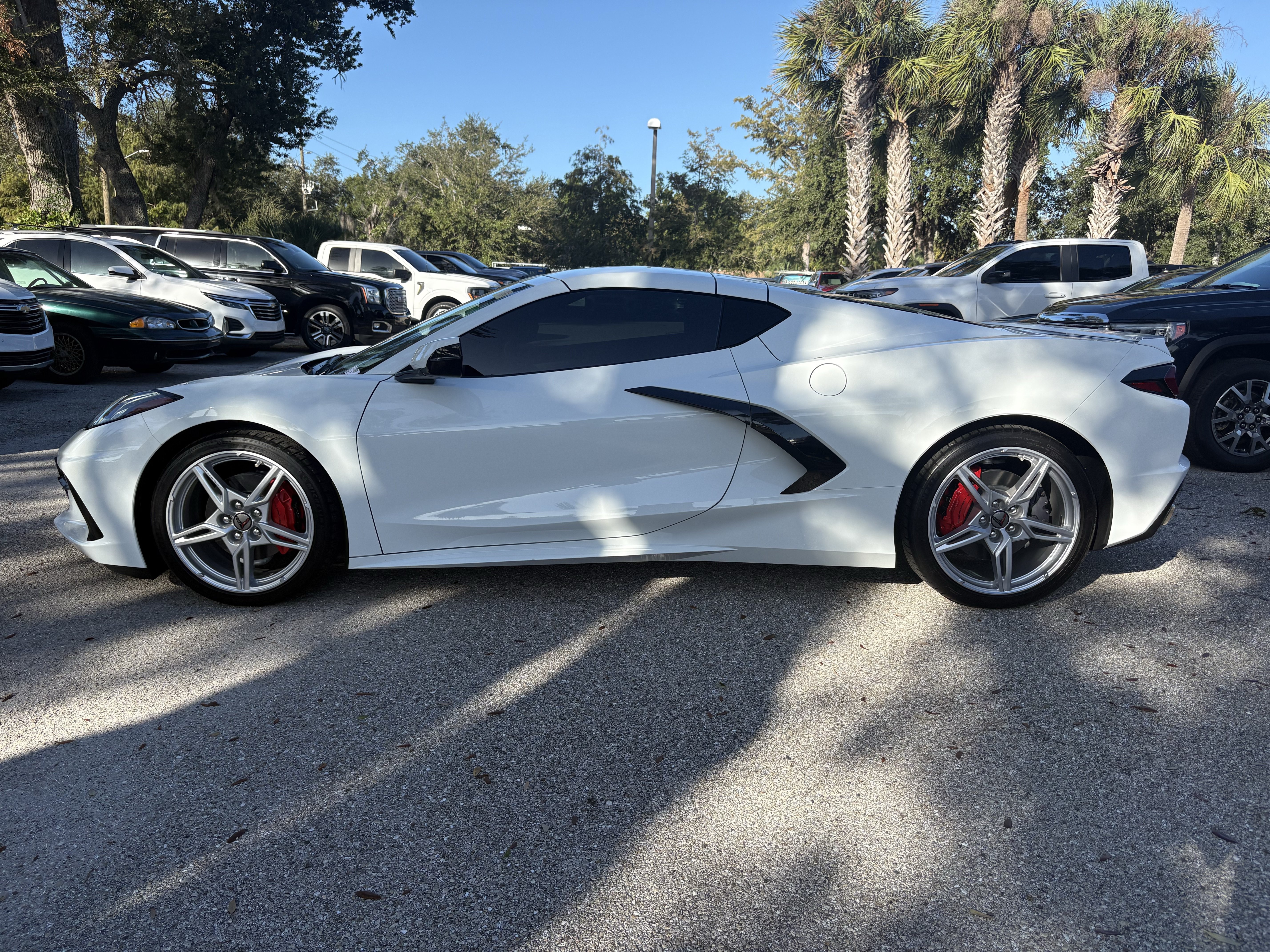 Used 2020 Chevrolet Corvette Stingray Preferred Cpe w/ 2LT Preferred Equipment Group RWD image 2