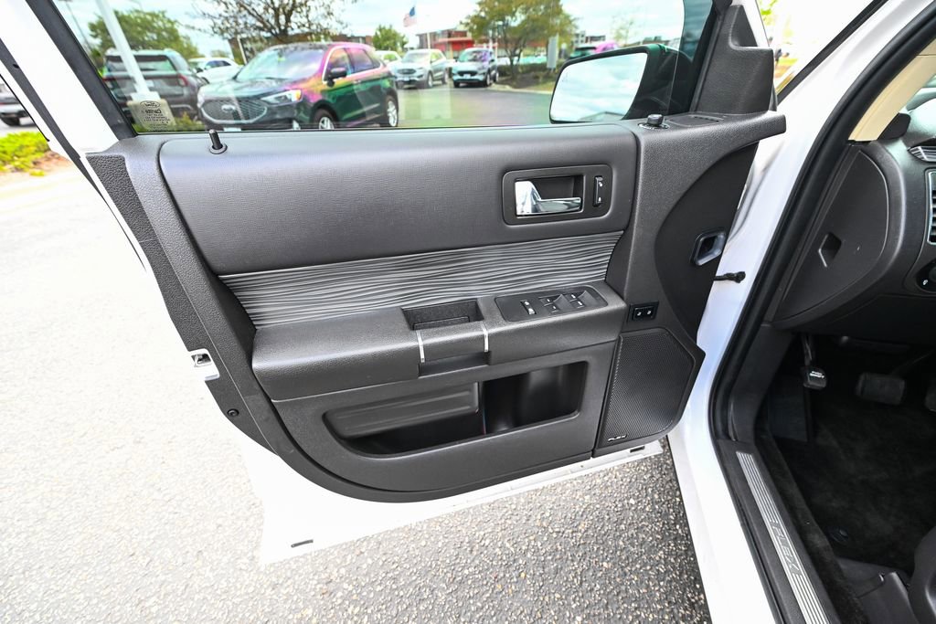 Used 2018 Ford Flex Limited w/ Equipment Group 303A AWD/4WD image 21