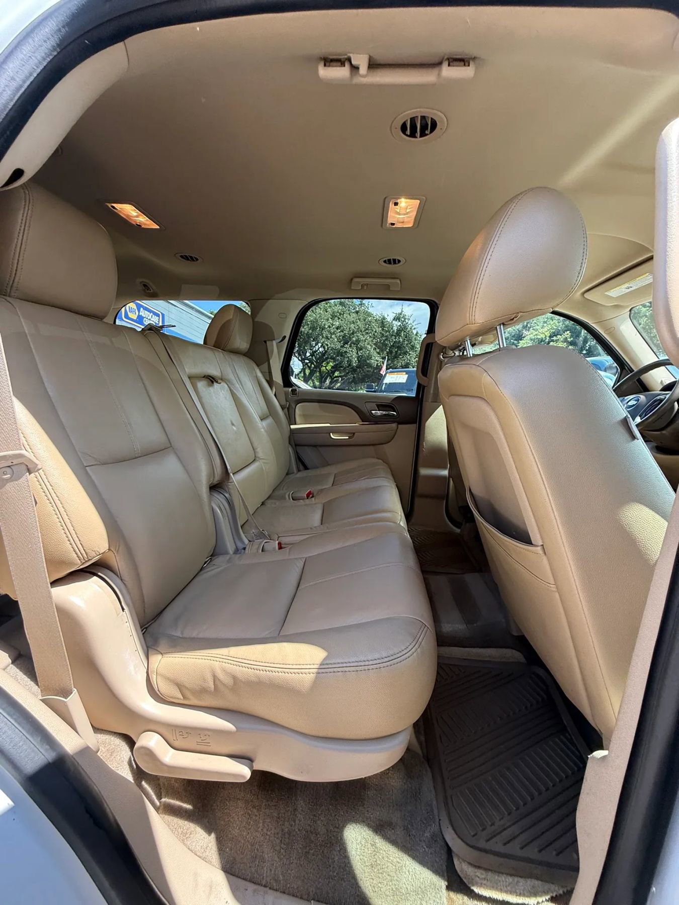 Used 2014 Chevrolet Tahoe LS w/ Texas Edition RWD image 18
