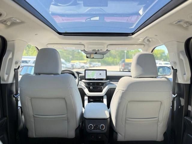 New 2026 Ford Explorer Platinum w/ LUX Leather Package AWD/4WD image 28