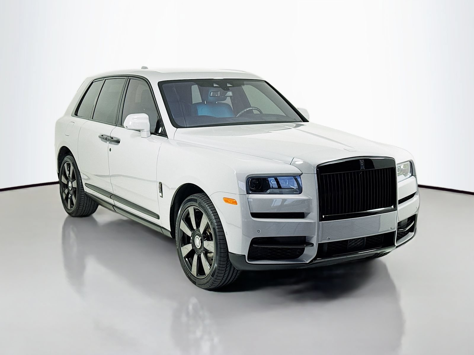 Certified 2022 Rolls-Royce Cullinan w/ Dark Exterior Package AWD/4WD image 1