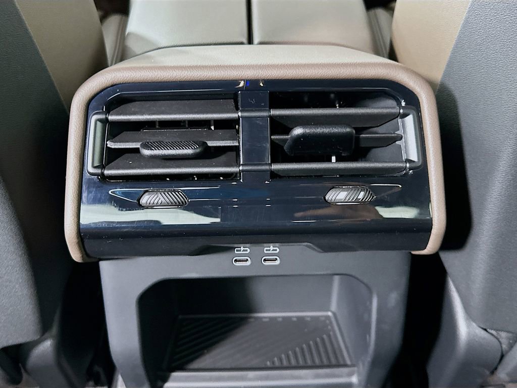 Used 2026 BMW i5 eDrive40 w/ M Sport Package image 26