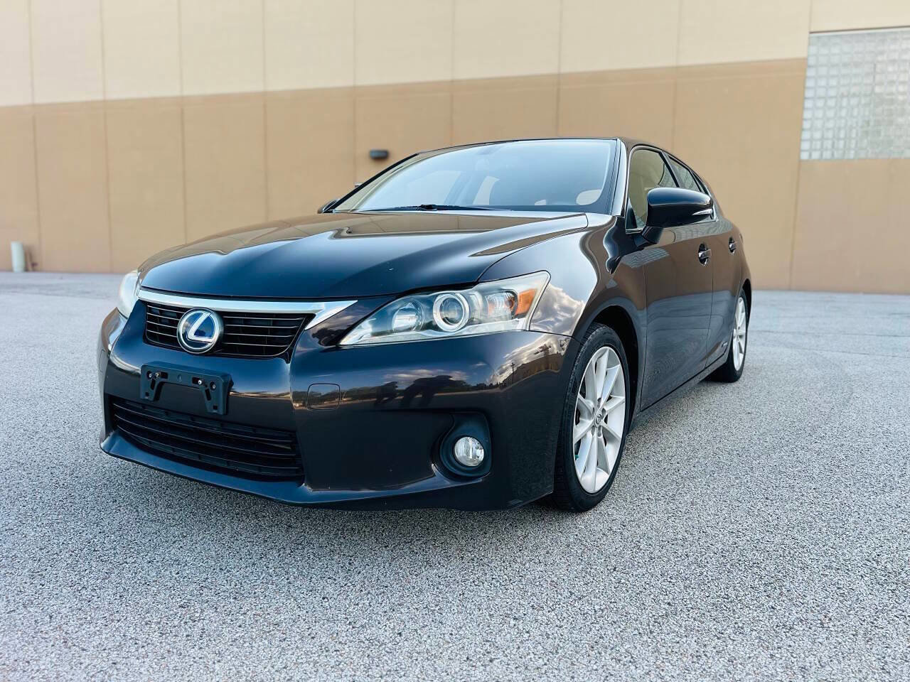 Used 2011 Lexus CT 200h Premium image 8