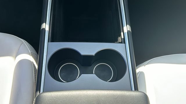 Used 2022 Tesla Model Y Performance image 21