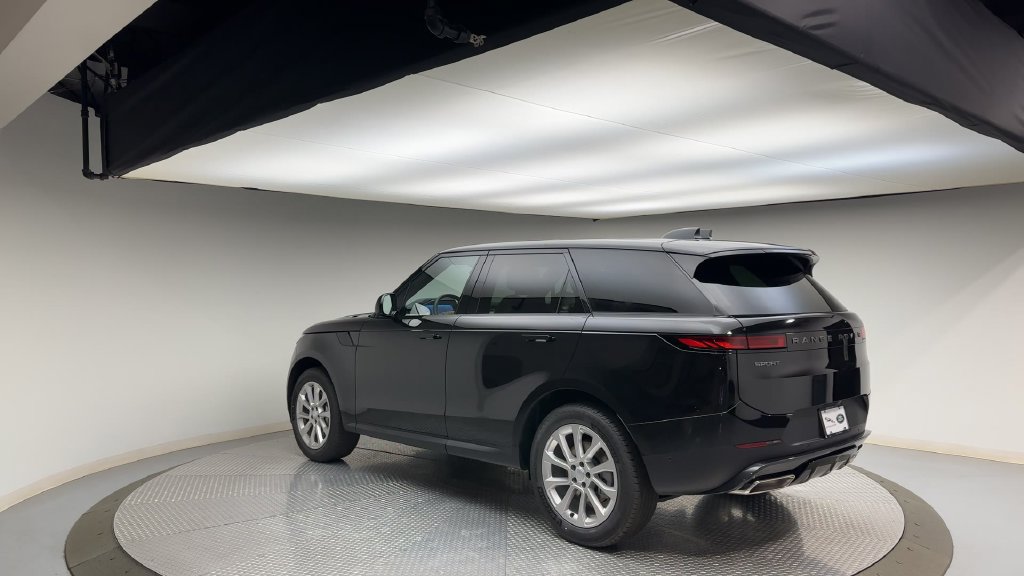Used 2024 Land Rover Range Rover Sport SE AWD/4WD image 6